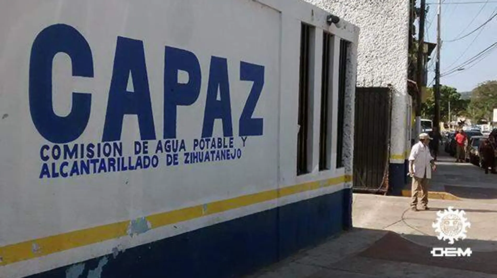 Zihuatanejo - Capaz llama a cuidar el agua